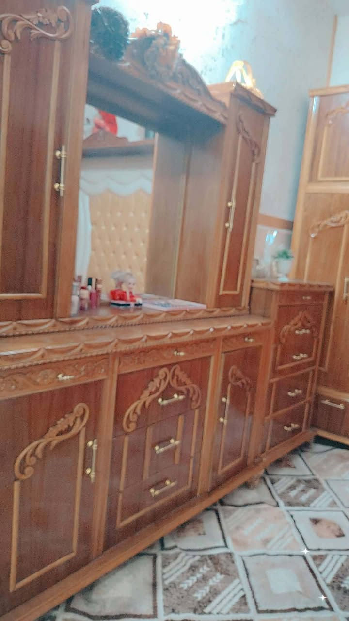 غرفه نوم للبيع نضيفه حيل
السعر 900وبيها مجال مكان موصل حي الانتصار هذا الرقم *********** و مرساله ع صفحه
