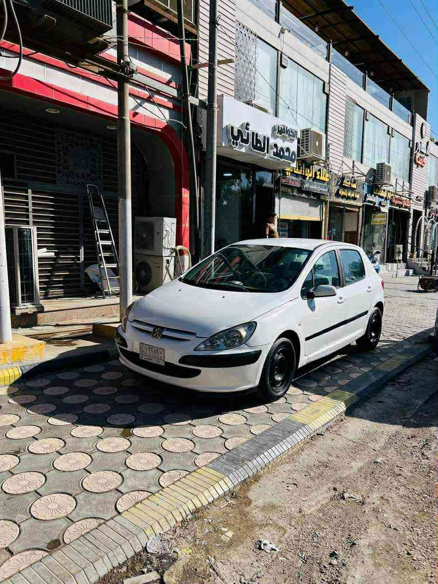 السلام عليكم للبيع بيجو فرنسي307 موديل 2005 سياره جاهزة كير مكينه كله جاهزة مكفولة من الضربه بيه صبغ مكانات بسيطة السعر 53 مكانه النجف الاشرف الاتصال ***********
