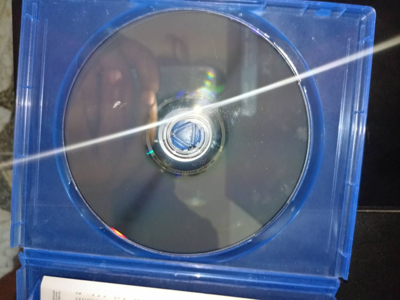 بلي فور فاات نظيف جداً  بحالة الوكالة (ممفتوح) مع قرص GTA V للبيع
تفاصيل الجهاز
- النوع بلايستيشن 4 فات 
- المساحة: 512 غيغابايت.
- الحالة: نظيف جداً، شغال 100% وبدون أي مشاكل أو حرارة، والجهاز ممفتوح ولا مصلح سابقاً
- النظام: أونلاين (مو مهكر) 
- الملحقات: يجي وياه كيبل التشغيل الأصلي (الباور) + قرص لعبة GTA V الأصلية (القرص نظيف جداً وما بيه شخوط).
- ملاحظة للمصداقية: الجهاز بدون جويستكات (يدات)، وبدون كيبل شاشة HDMI (متوفر بكل مكان وسعره بسيط جداً.
- - سعر ١٧٠ وبي مجال
واتساب *********** مكاني بغداد
