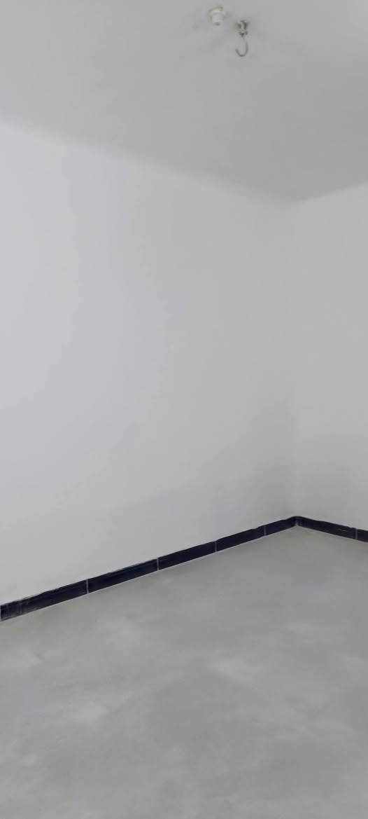 سلام عليكم بيت البيع مساحه 50  طابقين بيت موقع مميز بل قوس حي وفاء هنديه بصف شارع 100  يحتوي عل 3 غرف نوم مطبخ صاله ستقبال خرطه ماله كلش حلوه ملاحضه تريد تشتري وترهنه عندي رهان ب 25 مليون ينقصن من فلوس سعر الكلي بيت 74 وبي مجال اللاستفسار مكتب بركات ام بنين ***********
