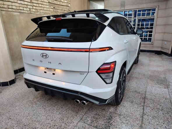 كونا  N  لاين  شكل الجديد  موديل 24  ماشية 11 ميل   ( فول موصفات 1/1 )  رقم بغداد حادثها بسيط جدا دعاميه فقط تم تبديلها نفس اللون باقي السياره  (بدون صبغ  بدون تبديل) صور الحادث مرفقة محرك  1600   تيربو  السياره جديده وما بيها نقصص
السعر  198$  وبيها مجال بسيط جدآ ( رقم بغداد) 
مكاني بغداد الكرخ حي العامل ***********
