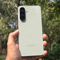 سامسونك A56 رام 256 عشوائية 12 كامل هوة و باكيته جديد استعمال كلش قليل...