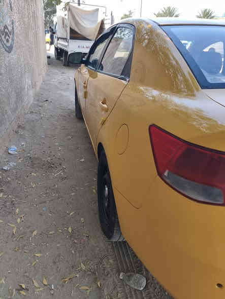 السلام عليكم
سيراتو 2013
خليجي 
كير 6نمر 
سياره لا تنقيص ولا تبخير 
كير جديد 
85وبيه مجال 
مكان سياره بغداد 
***********
