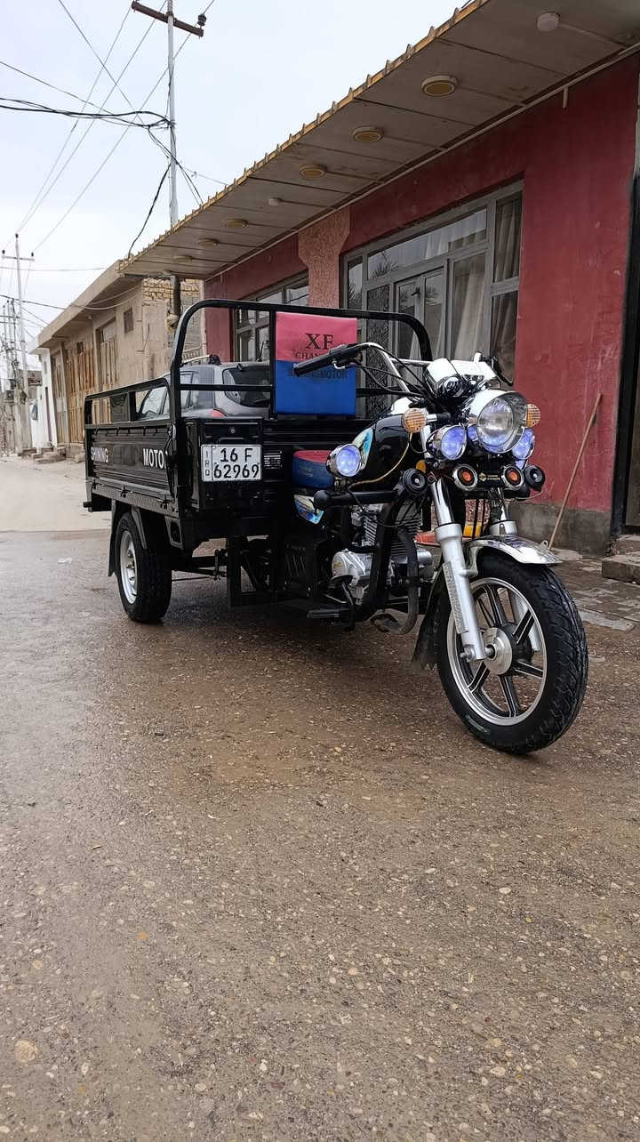 للبيع مكاني ديوانية حي لامين 
السعر 3300 وبي مجال قليل ***********
