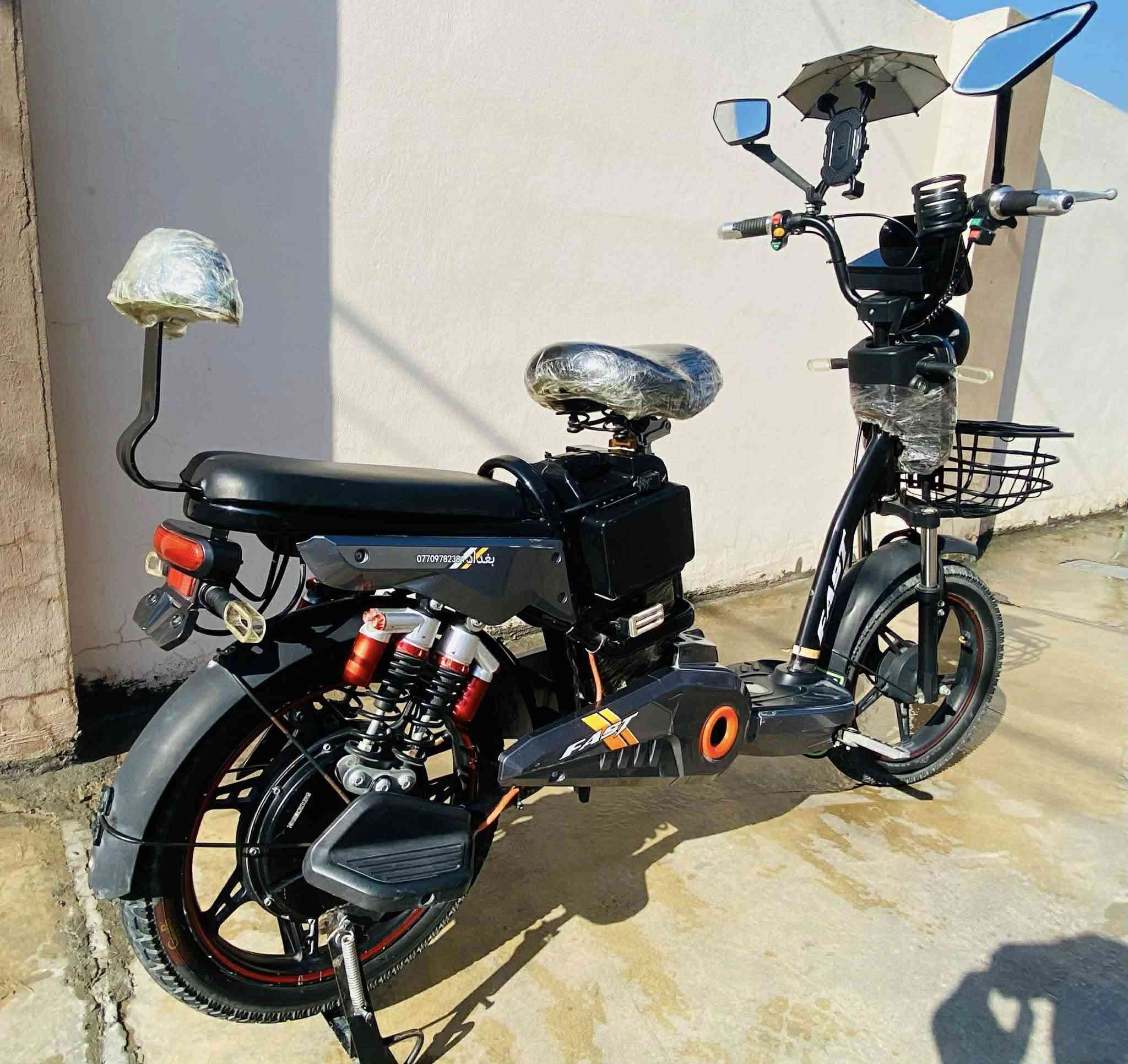 بيسكل شحن نظيف بطارياتة جديدات وبي بلوتوث وبصمنات 2 وسويج1 ‭٠٧٧٦ ٥٤٥ ٥٥٠٩‬
