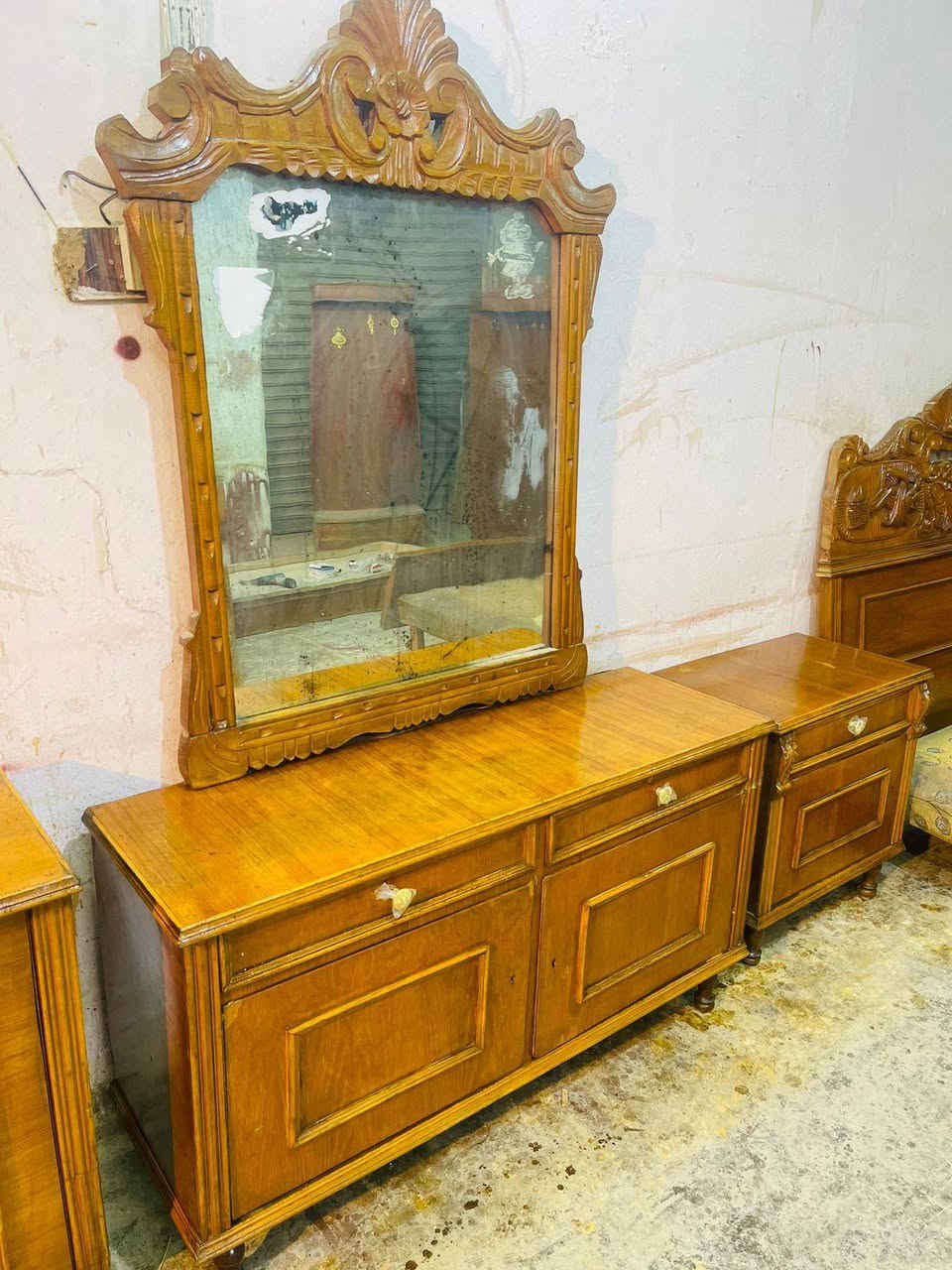 غرفه ام 4 داخل وخارج صاج انتيكه كله حفر يدوي غني عن التعريف شغل ثكيل سعره 480 مكاني بغداد مدينه الصدر الاستفسار عن هذا الرقم وتساب *********** كو توصيل ✅🚚
