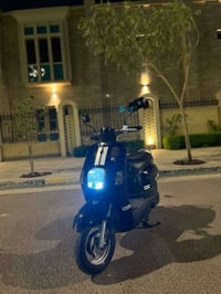 بوليسي لبيع                                             ختم واحد صارله...