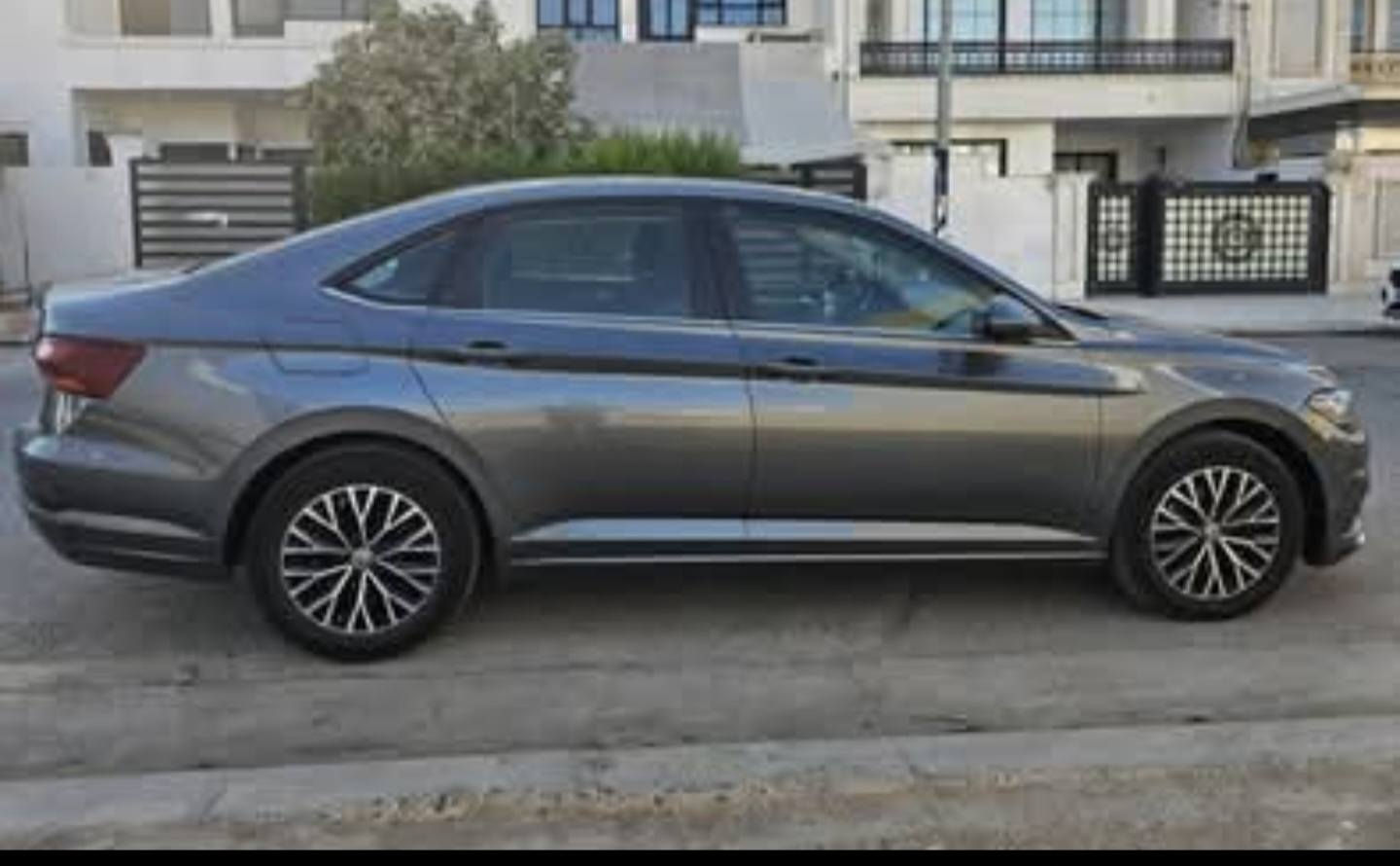 جيتا ٢٠١٩  مواصفات S
پشت و پيش كةپسه 
٦٥ هةزار مايل رويشتيه
هيچ بوياغي نيه تةنانةت دةعاميش بئ بوياغه
لايت و بةردئ ئيگزوز و راديتةرةكان و بةواوبه بيلادي بة شةرت
تةنها دوسةي لأي سايق توزيك بوياغي هةيه 
ئيرباگي سوكان دةشبول بةشةرته 
سةيارةكه لة هةوليره أربيل, العراق


**إذا كنت صاحب هذا الإعلان وتريد حذفه لأي سبب، رجاءا أرسل رسالة إلى الدعم الفني**