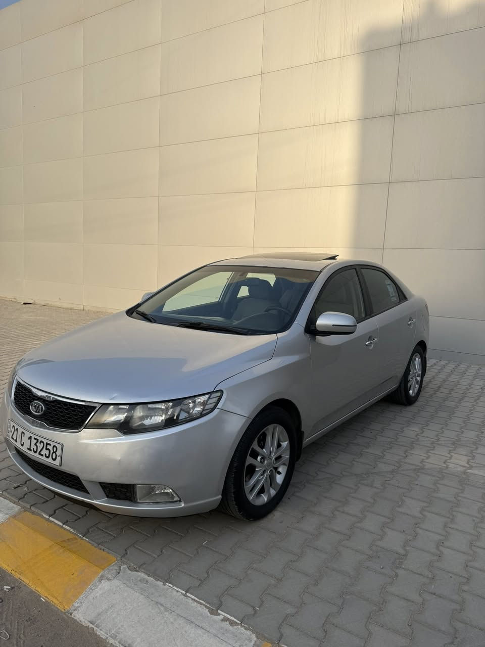 سلام عليكم 
للبيع كيا سيراتو ٢٠١١
بسعر مناسب ٩٩$
فول مواصفات عده البصمه 
مكفوله من الصبغ عده الهلال الخلفي ابيعلك قطعه 
صدر تاير تبريد كله جديد 
بريك اي بي إس 
فتحت سقف 
أشاره بالمرايه 
حساسات خلفيه 
5ويل كب 
جرس سرعه 
شفتات ستيرن 
داخل لونين 
6نمر كير 
بعد بيها هواي مواصفات 
محرك وكير شرط بدون عيب 
سعر ٩٩$ 
مكاني تكريت 

***********
الخاص مغلق وماقفل سعر ع تلفون 📞
