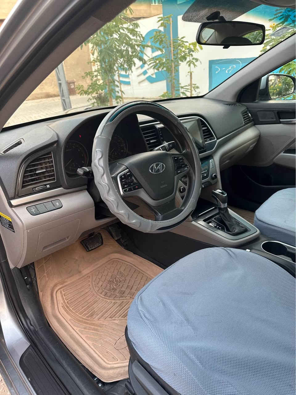 سلام عليكم
 هونداي النترا موديل 2017 
اللون سلفر 
رقم مثنى دولي ب اسمي 
وارد امريكي
 دخول كلين 
بيها صبغ صفحه وبنيد
 بدون داخل شرط 
ليبل واحد  
سيارة فول مواصفات
 شاشه
 كأمره 
تحكم ستيرن
 مثبت سرعه 
سيارة جديدة وجاهزة من كلشي 
تبريد ثلج 
حدادية 
ارضيه مغلف نايلون 
مكينة 2000 خليجيه جديدة
سنوية جديد ل 2028 
سياره احله من صور ومابيها نقص مال جناي 
 
السعر 112

المكان- نجف -كوفه 

للاستفسار: *********** النجف, العراق

