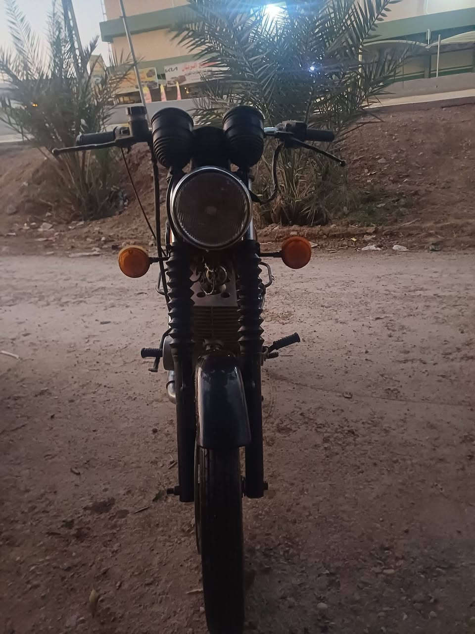 دراجه mz 1982 للبيع بيها لحيم بل خشم فقط كهربائيات كلها شغاله دراجه رقم وسنويه بدون راعي كصه 3 مكان ديالى بعقوبه للستفسار ***********
المو شراي لا يتعباني.
