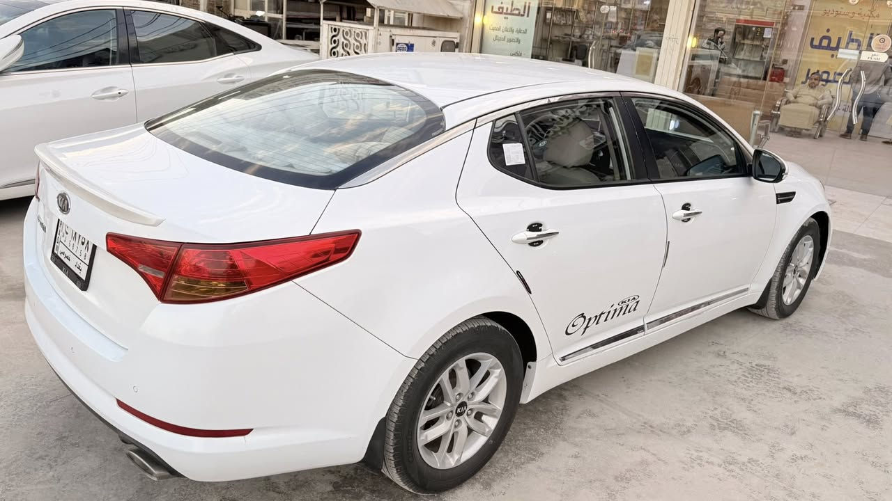 السلام عليكم
اوبتما 2011 خليجي جاهزة من كل شي 
حادث باب السائق فقط والباقي شخوط فقط
كير محرك تبريد تدفئة كهربائيات لغود شاصي مكفولات 
 118 وبيها مجال
مكاني ابي غريب 
 *********** واتساب
