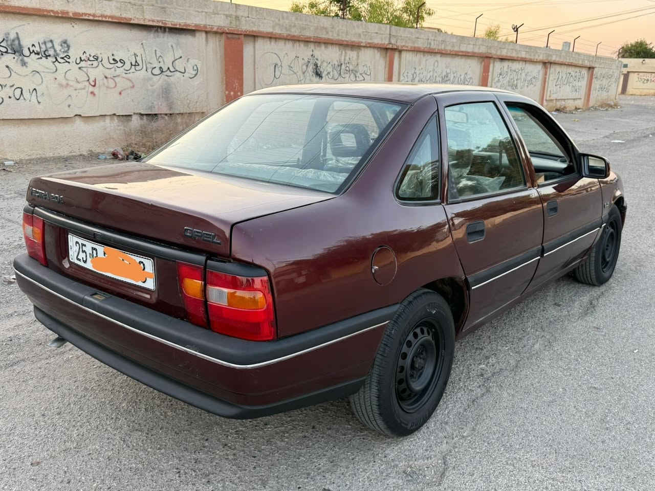 فكترا 1992 
رقم كركوك دولي سنويه جديد لغايه2031 باسمي 
دفتر بانزين بيها ( بطاقه )
حجم 20 
كير عادي 
كير محرك بالشرط 
محرك لا صرف لا بخار لا صوت محرك ناعم  
سياره نشط انطلاق فول سريع 
بدون قطره ضرر بدنه وشواصي كلها بلاد بدون خياس ما ملعوب بيها 
خياسات هلالات معمره وصبغ عام الجماليه فقط 
مكان كركوك 
سعر 43 
*********** كركوك, العراق
