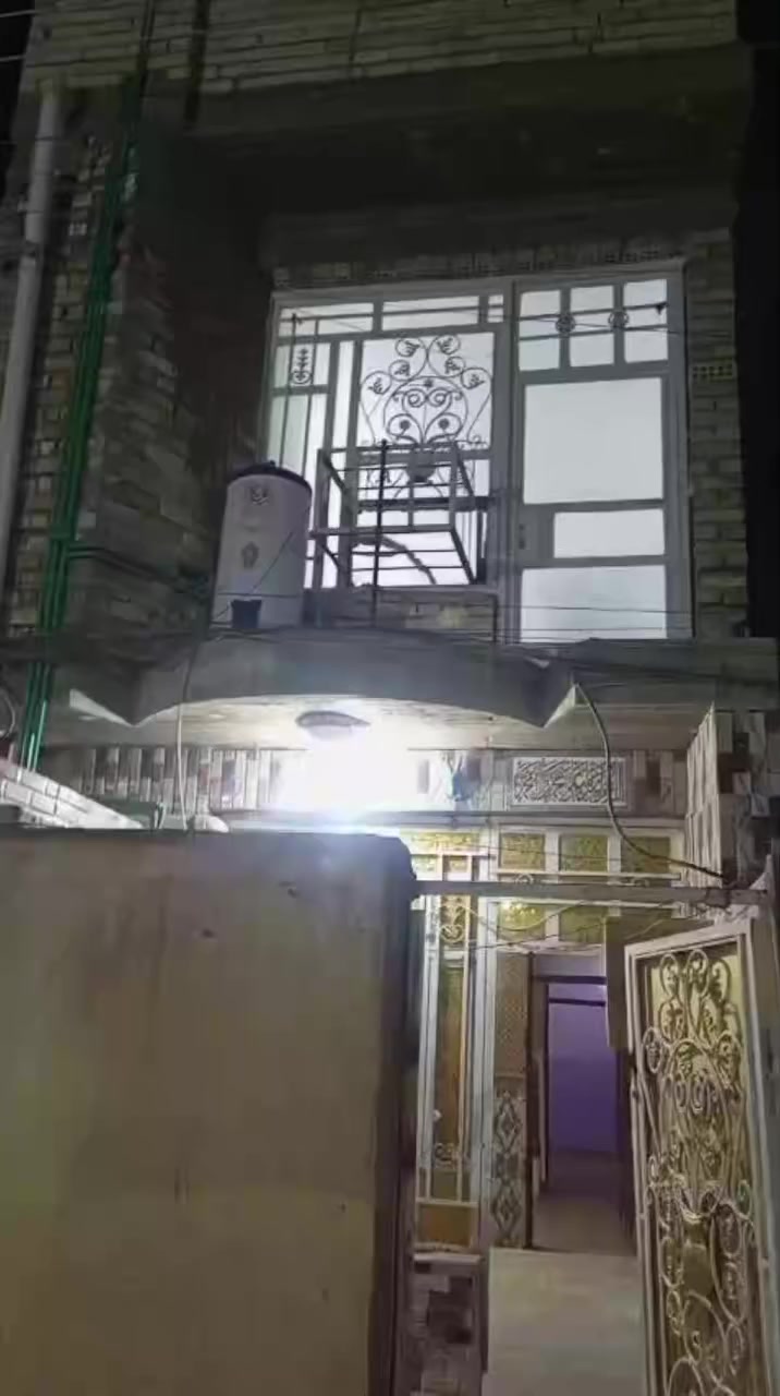 دار الايجار 50 متر قاطين 3 غرف نوم واستقبال العنوان أم الكبر والغزلان شارع أبو ريش قرب مدرسة الكرفانات أو سواق عصيدا ***********
