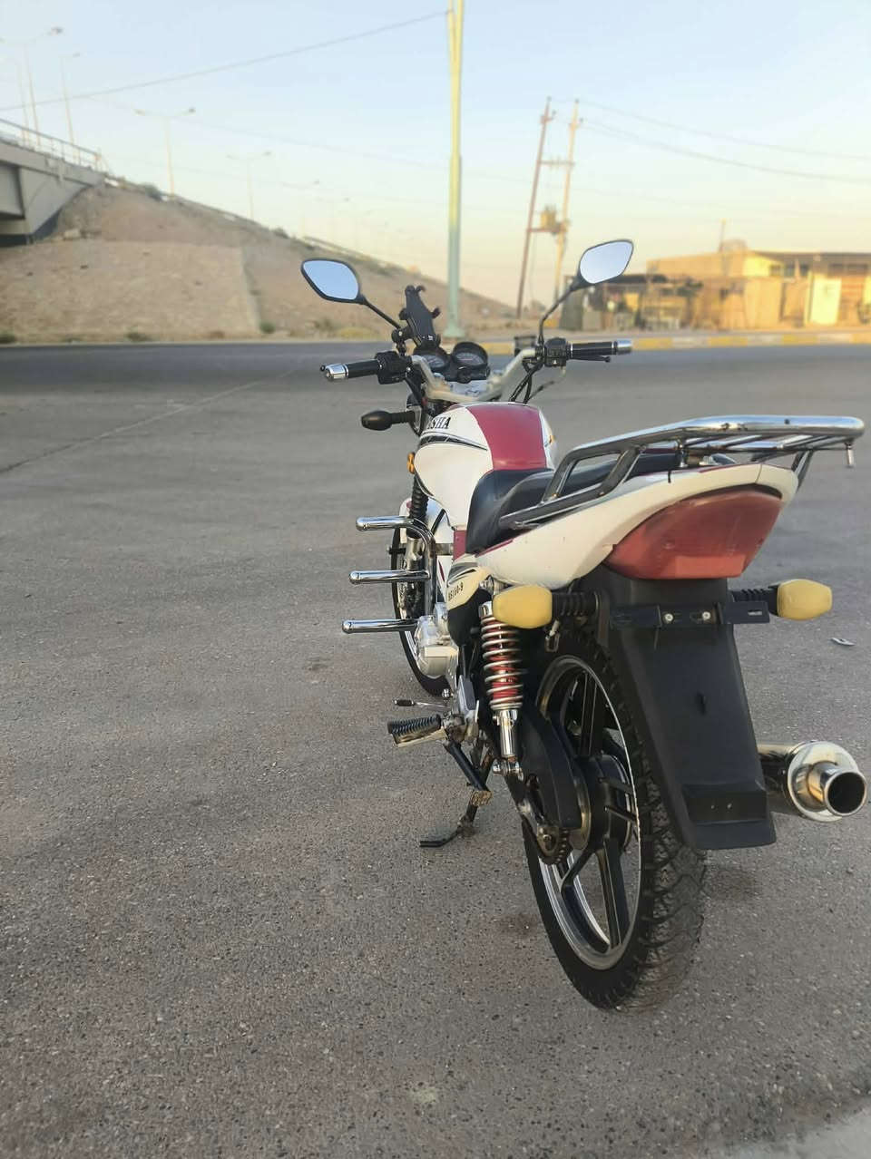 يالله دراجه هيوشه موديل2022للبيع السعر800وبي مجال  محرك ما ممدود عليه صبانه المكان الرمادي جزيره البذياب هاذ رقمي للتواصل ***********مو شراي لا تعبني ولا اتعبك
