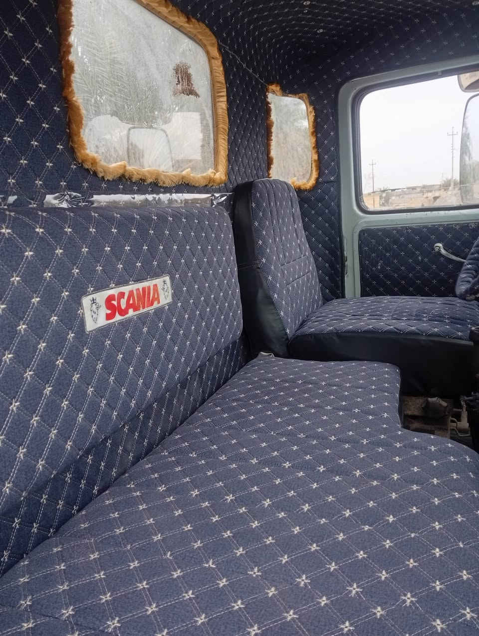 سلام عليكم اسكانيا 111 للبيع محرك 12 ونص كير جديد سياره جديده شاصي مكفول رقم بغداد تحويل مباشر رقم انكليزي الاتصال ***********
