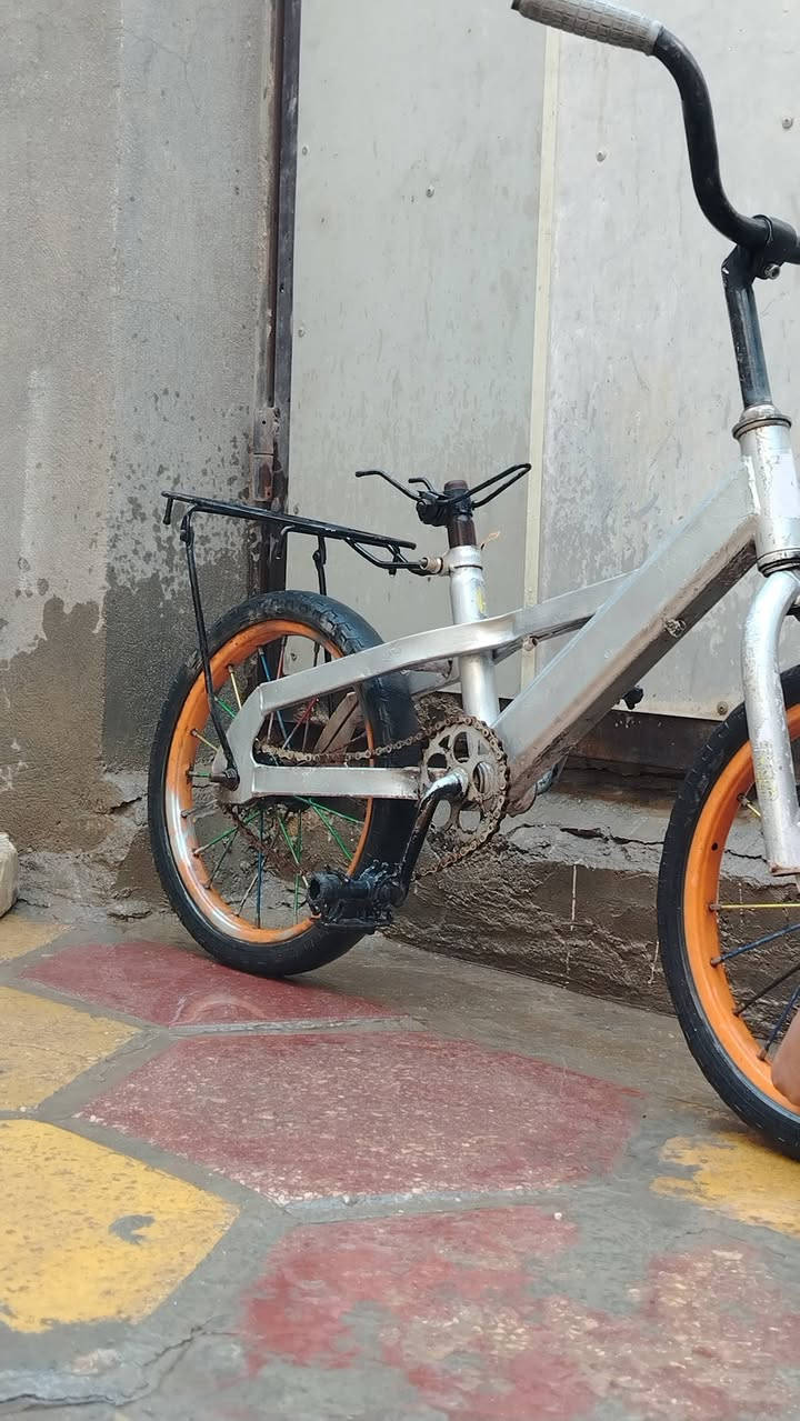 سلام عليكم بسكل لبيع حجم 15
سعر 15 بيه محال فقط سرج مابيه تاير جوبلس


**إذا كنت صاحب هذا الإعلان وتريد حذفه لأي سبب، رجاءا أرسل رسالة إلى الدعم الفني**