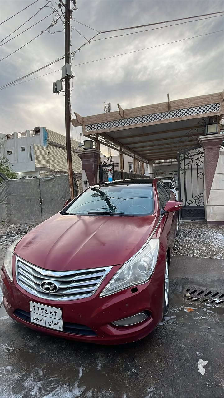 ازيرا خليجي 2012
مكينة وكير كفالة 

كشنات جلد 

بردة خلفية كهربائية

تبريد قطعتين 

بانورما 

بصمة 

مري شفط 
تحكم ستيرن 
4v 
ماشيه 165 الف 

صبغ عام 

وداخلها شويه ينرادله ترتيب 

*********** 

السعر 90 وبي مجال بسيط
