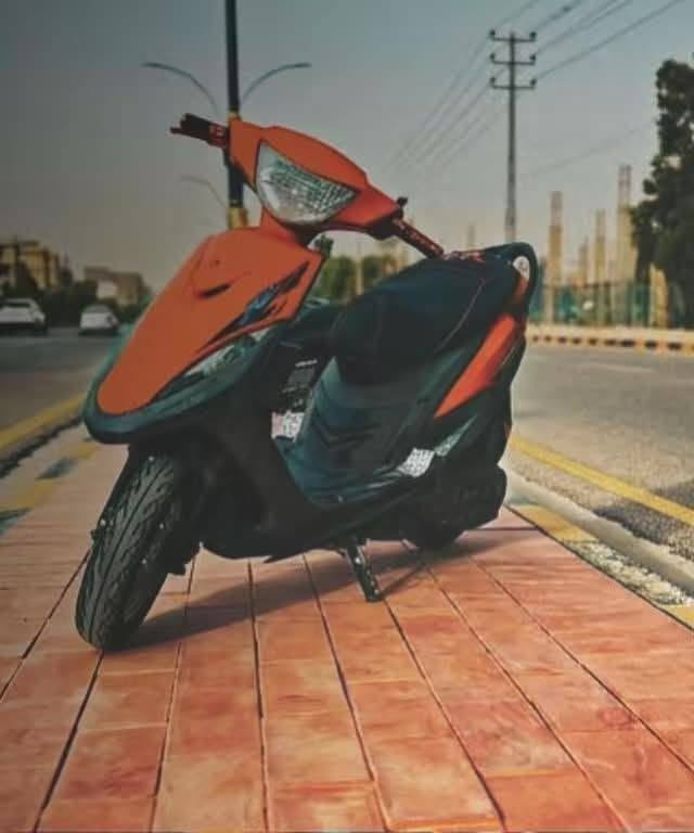 ماكس نضيفه.  السعر خاص الدراجه نضيفه كدامك وعليه شلعه تخبل


**إذا كنت صاحب هذا الإعلان وتريد حذفه لأي سبب، رجاءا أرسل رسالة إلى الدعم الفني**