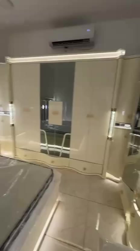 حبايب غرفة نوم تركي فخمة جديدة بعدها مال عروس قبل 3اشهر اشتروها 10 قطع بسعر مليونين وبيها مجال مستعجلة عل بيعتها


**إذا كنت صاحب هذا الإعلان وتريد حذفه لأي سبب، رجاءا أرسل رسالة إلى الدعم الفني**