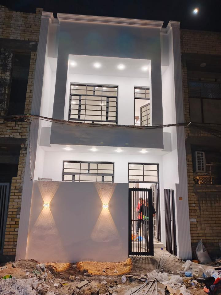 السلام عليكم 
بيت 50 متر زراعي 
في الزعفرانية شارع المعهد ( شارع سيد هاشم ) خلف مدرسة سيد الاوصياء 
بناء جديد درجة اولى 
تفاصيل البيت بالفيديو 
للأتصال : 
*********** 
***********
