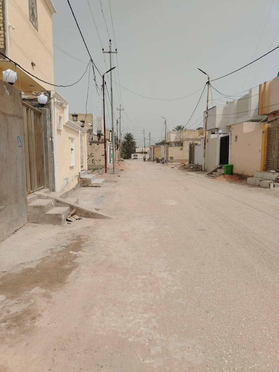 بيع العرصه أو مراوس بيت 50متر كون بالشيوخ قريب الشارع عرصه 100 متر زراعي حي ميسان منطقة الشيوخ سند 25 إقرار محكمه شارع تبليط واناره ليليه و إنترنت منطقه حلوه وهادئه العرصه تبعد 30 متر تقريبا عن شارع المزارع العام للاستفسار على هذا الرقم ***********
