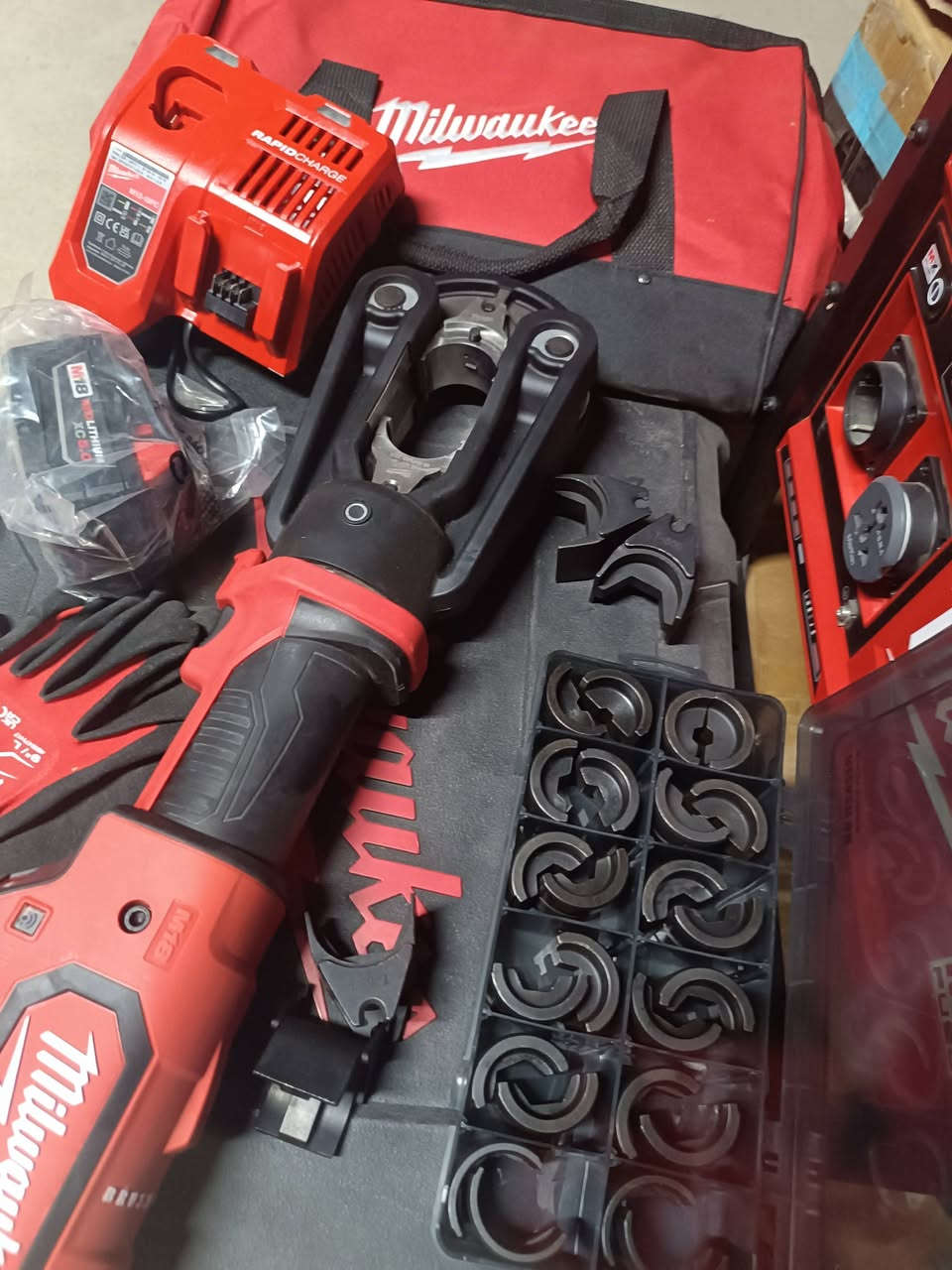 للبيع
كابيسه ميلواكي جديد كامل

16 الي 630 ملم  حد كبس

توصيل متوفر 

واتساب ***********
