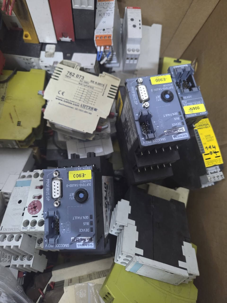 مواد كهرباء للبيع جمله فقط المنشاء الماني ***********
