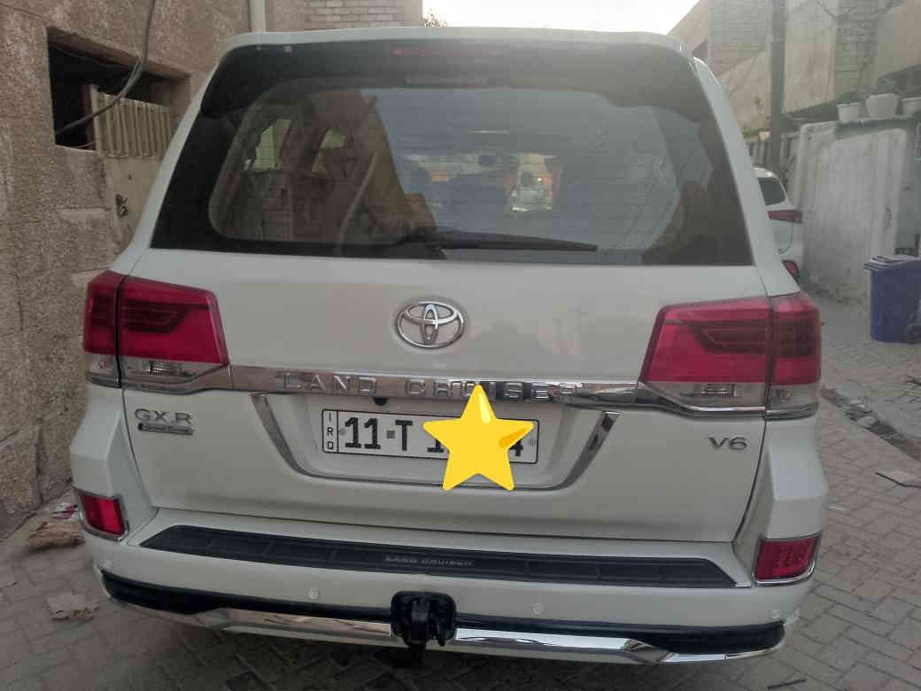 سلام عليكم سيارة لاندكروز موديل 2012 محدثه 2020 صبغ عام بيهه جفيه سعر 240 سنويه بسمي رقم الهاتف ***********
