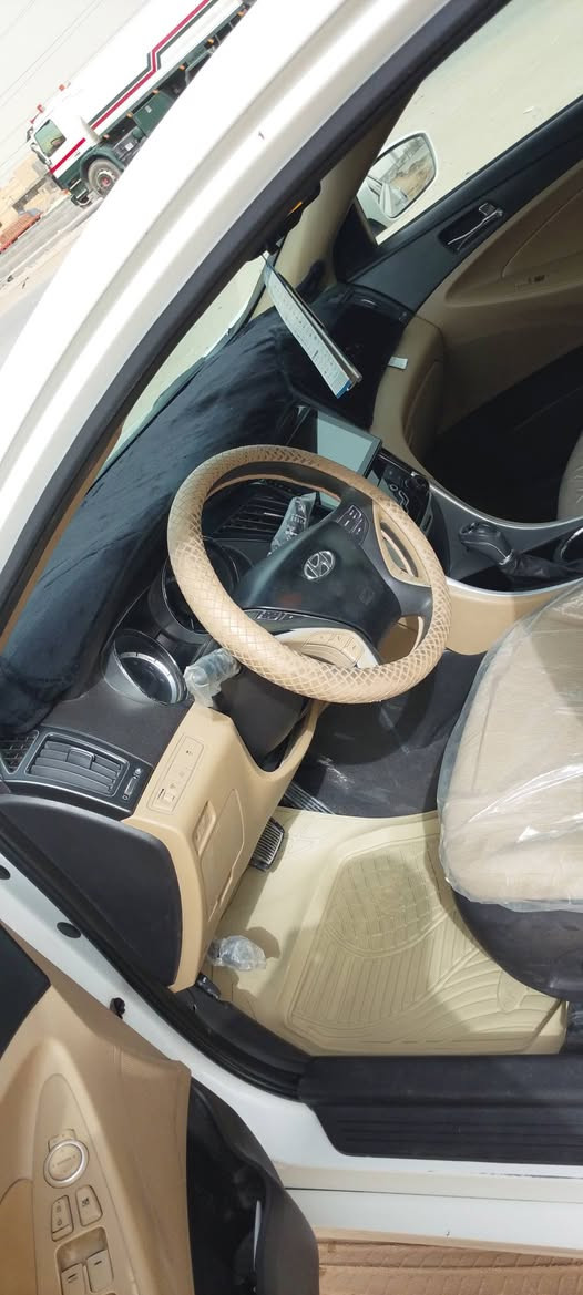 سلام عليكم. سوناته مديل 2013 وارد امريكي. سياره جاهزه ستخدام شخصي. تخم تاير. حداديه. تبريد كشن كهربائي  منضومت زنون بيه بيه ضربه جاملغ امامي ومعمر نفس  سنويه 27  مكاني ناصريه سعر 115 وبيه مجال حك جيه مامتواجد علفيس ومداور ثاني يوم وهاذه رقمي ***********
