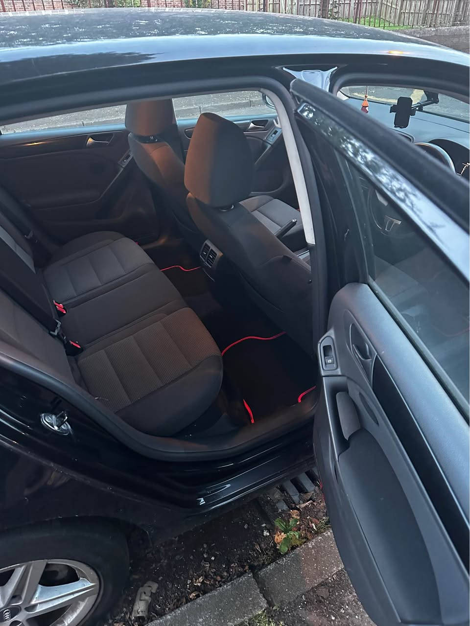 Volkswagen Golf Match TDI Bluemotion 2012

1.6 Diesel Manual
150,000 miles
103 BHP
MOT until January 2027
Drives very well with no issues
Clean inside and out
Good condition for age
Economical and reliable car
Viewing in Belfast Belfast, County Antrim


**إذا كنت صاحب هذا الإعلان وتريد حذفه لأي سبب، رجاءا أرسل رسالة إلى الدعم الفني**