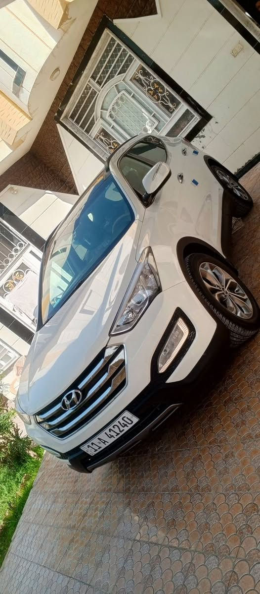 سنتافي ٢٠١٣ خليجي
مكفولة من الصبغ والتبديل 
محرك ٦ سلندر
فول مواصفات بصمه وبنراما 
بردات بلاديه شاشه كامره
السعر ١٦٤
للاتصال ***********
مكان سياره حله
