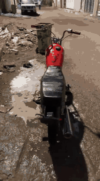 سلام عليكم دراجه ايراني ادوات يعني كلك دراجه دعمير جديد ما عده المكينه كله جديد مكينه نامه شرط تجي تفحص اذا مو صاروخ لا تاخذ دراجه سعره ٥٠٠ وبي مجال لطيبين رقمي ***********
