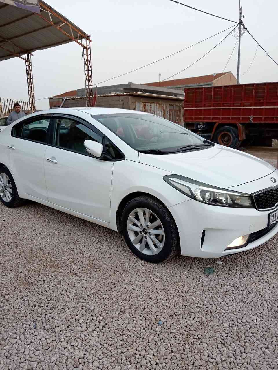 كيا سيراتو موديل ٢٠١٨ رقم بغداد دولي بأسمي مواصفات السيارة تحكم استيرن شاشه وكامره مري شفط إشارة بالمري لد امامي وخلفي بلاجكتور ويل كب ماشية ٦١ الف كيلو متر السيارة جديده بيها رشات صبغ بدون عابر السعر ١٣٥ ورقة نقد أو مراوس مكان السيارة السماوه الرميثه للاتصال *********** او ***********
