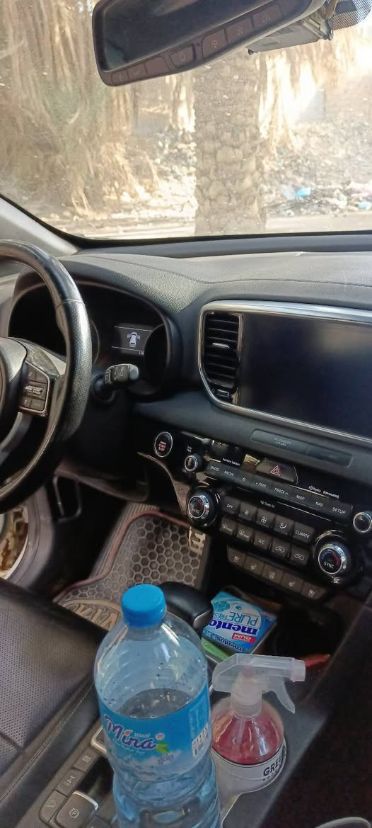 السلام عليكم كيه اسبورتج فول مواصفات واد على واحد بنرامه بصمه كشنات هيتر ابيع احزام مكينه كير مكفول موديل 2021 السعر 160او بي مجال محرك الفين تيربو فت الفول رقم الهاتف ***********مكان كربلاء قنطرة السلام
