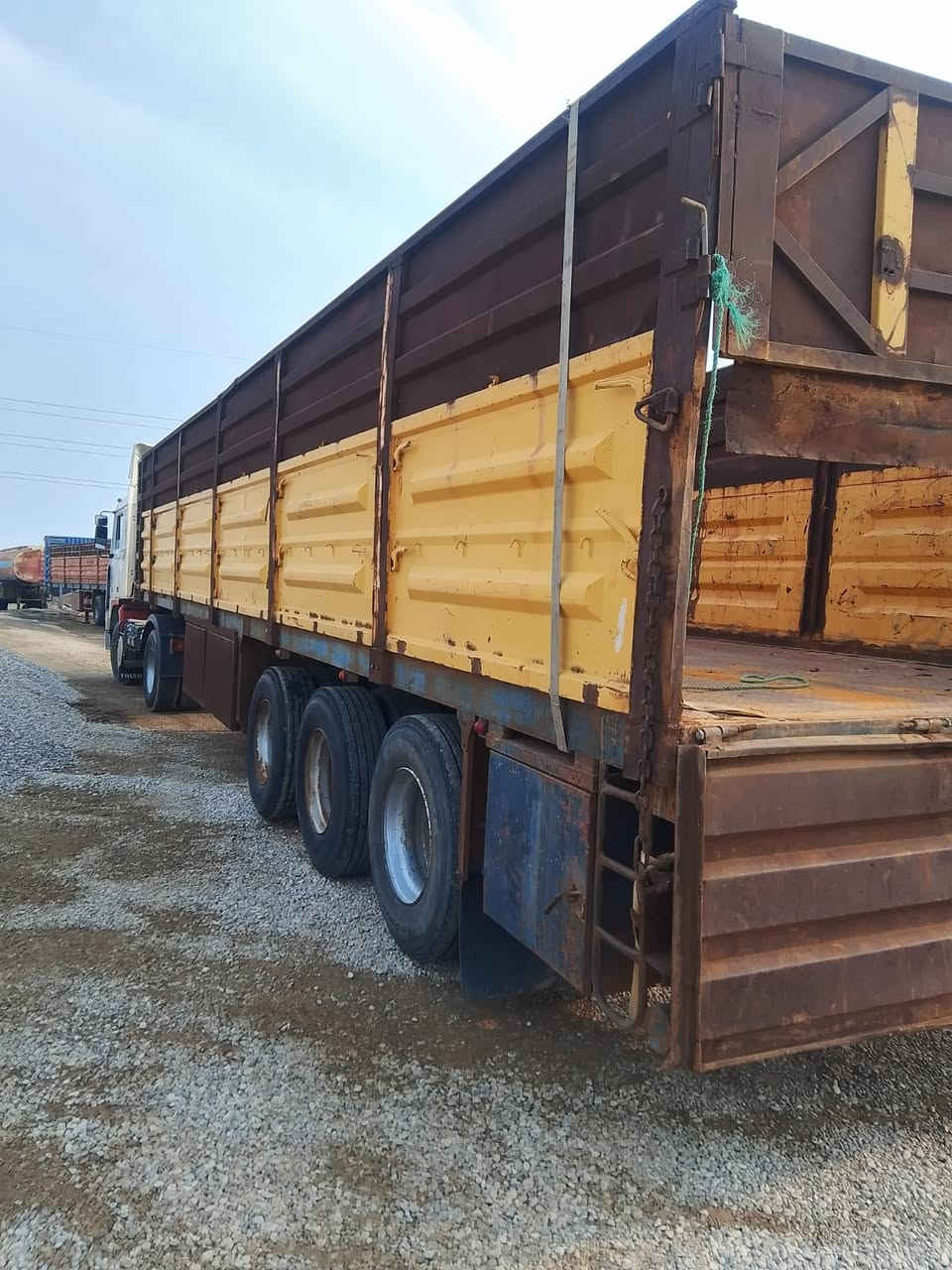 للبيع/ المكان واسط النعمانية قرب الجسر معرض الحاج علاء صچم لل استفسار /***********/***********
