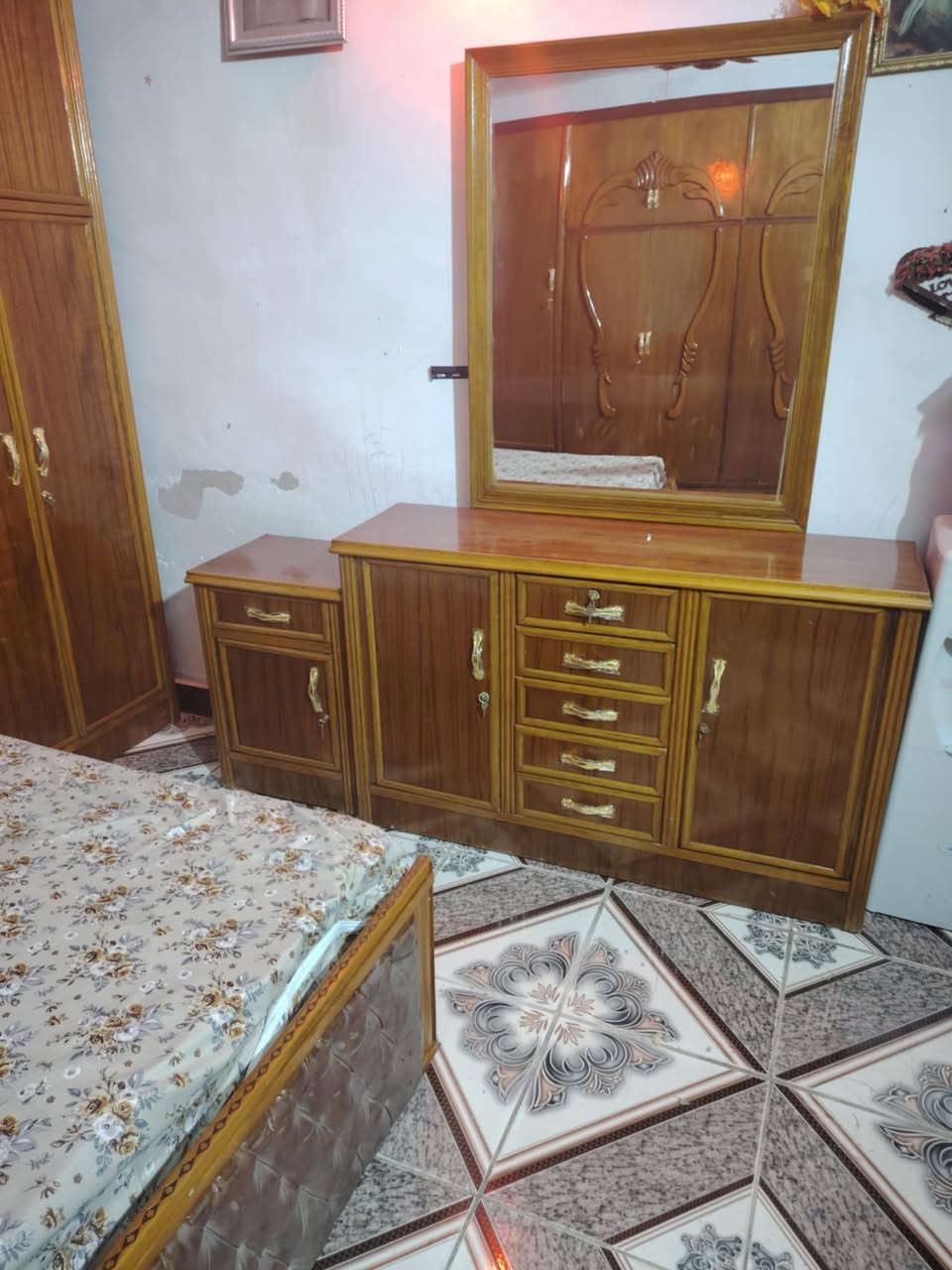 ‏غرفة نظيفة صاج سعرها 750 وبيها مجال رقم الهاتف***********
