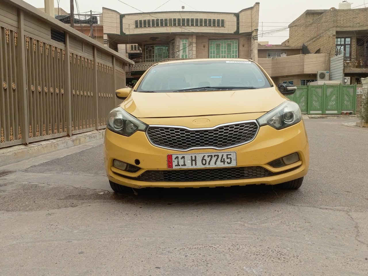 فورتي 2015 نص فول
اشاير مري تحكم ستيرن 
محرك 2.0 المرغوب 
كير حدايدة تخم تاير جديد 
 سيارة صبغة وحدة
حادثها جاملغ ايسر جهة السايق بدون تبديل 
سيارة ليبل واحد 
سعرها 90 وبي مجال بسيط 
للأستفسار اتصل على الرقم ***********
