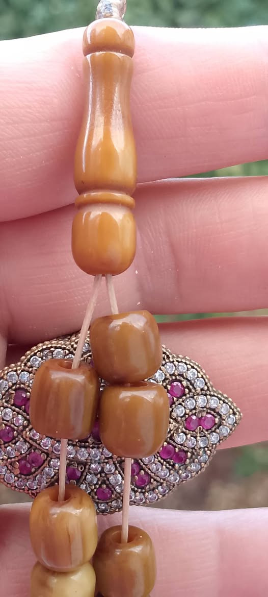 يسعد مساكم بكل خير 💜💜💜 
مسبحة الماني انتيك دبس وراشي قياس٩/١٠مل وزن٣١صافي محلاية بشرابة فضة حلبي 💜💜💜


**إذا كنت صاحب هذا الإعلان وتريد حذفه لأي سبب، رجاءا أرسل رسالة إلى الدعم الفني**