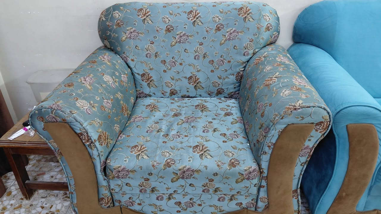 السلام عليكم متوفر تخم فيروزي للبيع ١٠ مقاعد ام ال ٣مقاعد عدد٢ و ام مقعد واحد عدد ٢ و ام مقعدين عدد ١ وسعره ١٥٠ الي يحب يشوفه ويستفسر عنه يتفضل عل الرقم *********** (. العنوان بغداد .)
