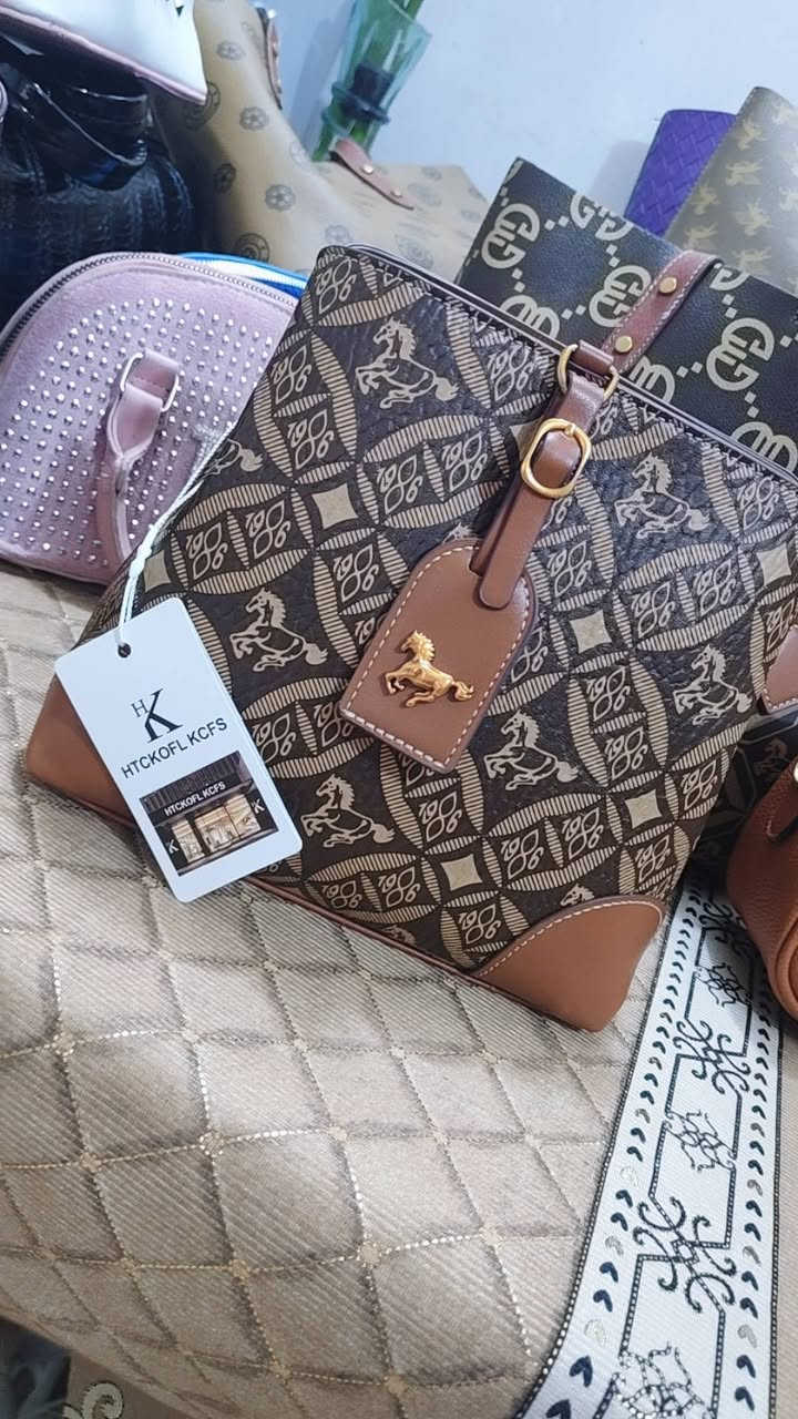 قطع اخيره ماستر كوالتي كلش عالي التوت باك على 13والوسط ب10الي تريد تراسلني


**إذا كنت صاحب هذا الإعلان وتريد حذفه لأي سبب، رجاءا أرسل رسالة إلى الدعم الفني**