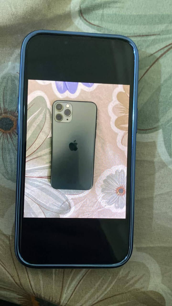 ايفون 11 برو ماكس شرق اوسط ذاكره 64 نضافه فول يعني مامفتوح مكفول طاريه 70 للاستفسار ***********
