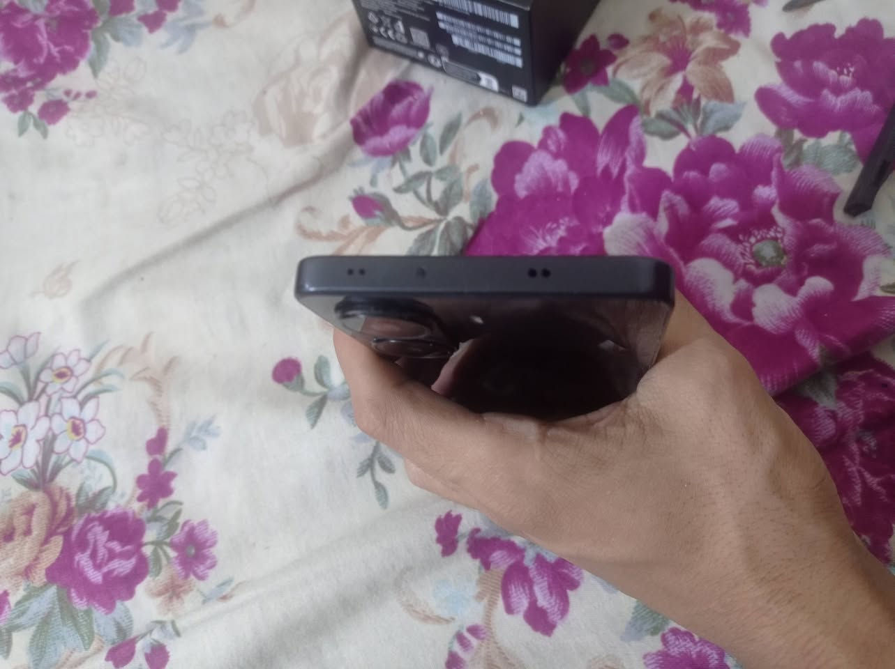 للبيع بوكو X7 Pro 256GB*
مستبدل شاشة اصلية وكالة فقط  
كارتونة + كفر  
كلشي شغال عدا بصمة الاصبع واكفة  
السعر: 225وبي مجال 
المكان: كربلاء


**إذا كنت صاحب هذا الإعلان وتريد حذفه لأي سبب، رجاءا أرسل رسالة إلى الدعم الفني**