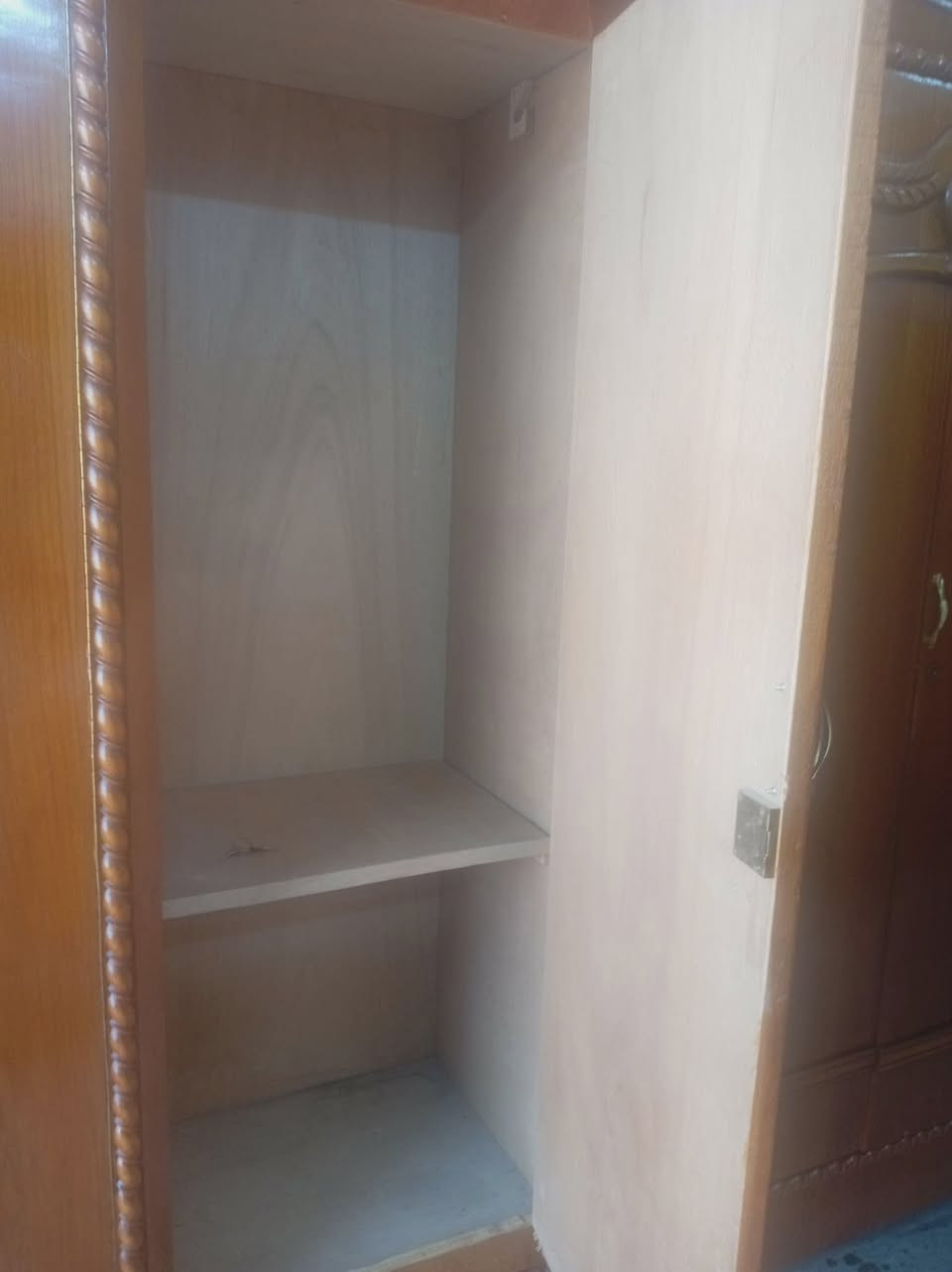 قنصور 3ابواب ضهر جمبر السعر 150 تواصل خاص ***********

