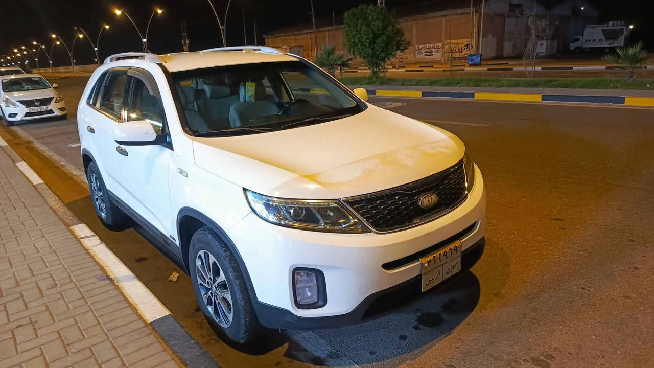 سورنتو خليجي فور ويل ٧ راكب 2013 محرك دوش 2400 أربعة سلندر  مكفولة فقط بيها اللي موضح بالسونار محرك وكير بلاد على الفحص شاشة وكاميرا خلفية دوارة كشنات وأرضية جلد تبريد فول ثلاث قطع كمبروسر كوري وشبكة داخلية وخارجية مبدلهن العام سنوية منتهية عندي وكالة من صاحبها من أهل كربلاء  حدادية وتايرات نص عمر بيها مجال قليل حق الجية
*********** 
البصرة القبلة البصرة, العراق
