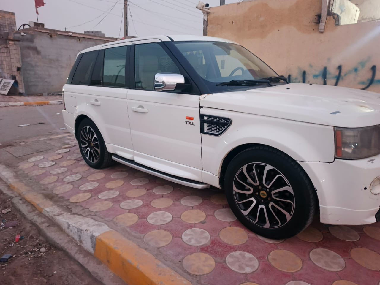 رانج 2012  راعيهة ابغداد مكان السياره ميسان السعر 90 وبيهة مجال  السياره مكينه كير صدر كله شرط الكفاله مكلف بنشر.  رقم راعيهة
 ‭0770 739 9976‬  
بيع او مراوس مكلف بلنشر
