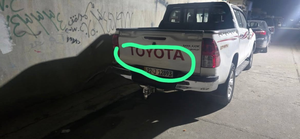 هايلوكس موديل 2016 كير عادي
ماشيه 113كم سياره كلش نظيفه مال بيت ما متعوب ابد 

بيها اربع بارد ع كد شبر

مكينه كير وكهربايات كله بشرط

سياره بسمنه شرط تحويل 

للتواصل واتساب ***********
