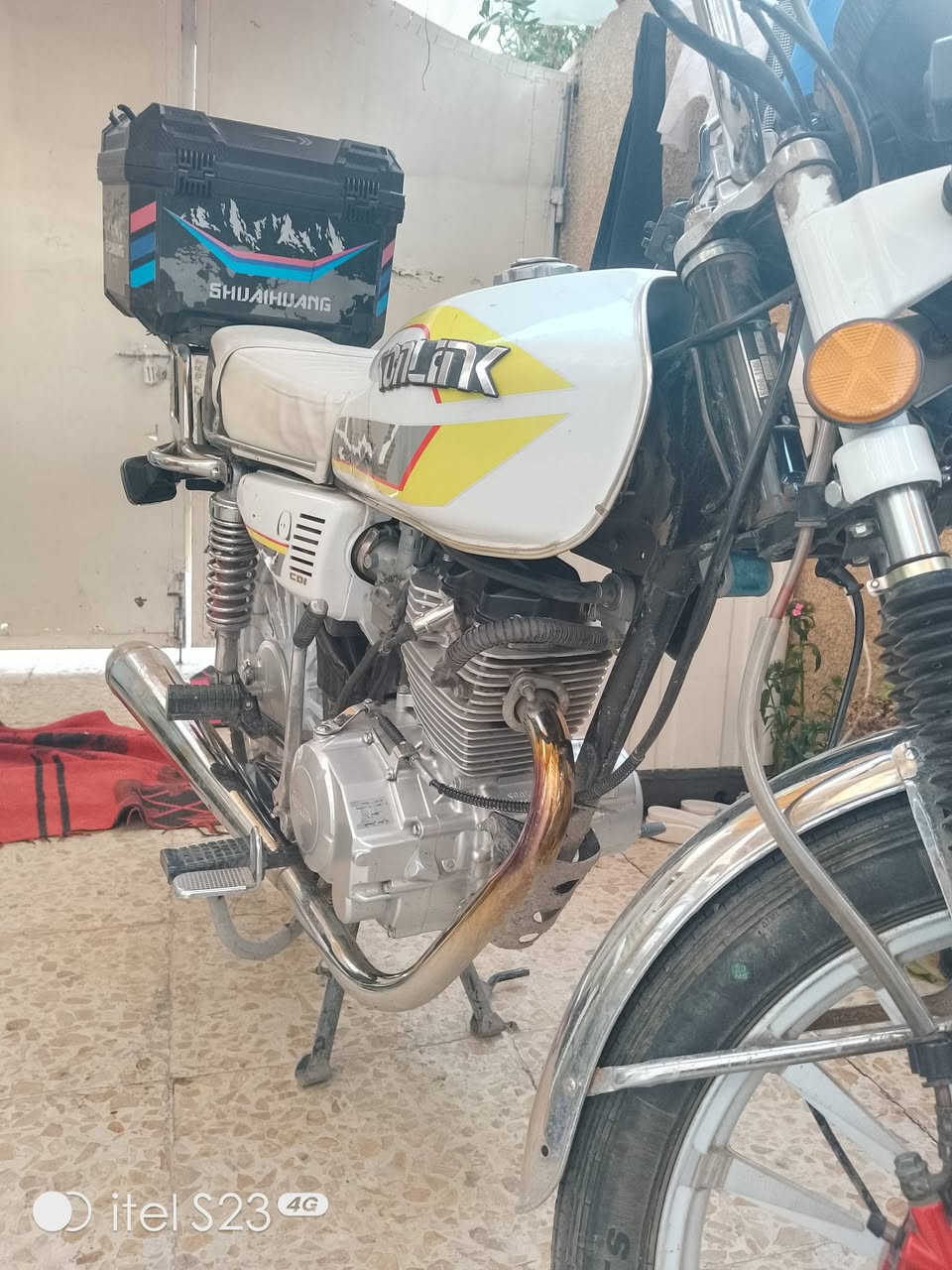 السلام عليكم اعيد النشر بسبب الوعود الكاذبة من تطيني وعد صير رجال دراجة سونك 2025للبيع كفالة عامة من كلشي مكينة ممفتوحة سعة المكينة 200سيسي كاملة للخير دراجة خير من الله تشغيل عن بعد جهاز حماية من سرقة بصمتين اوراق كاملة مكاني الحسينية مال راشدية سعر 725وبيهةة مجالل استفسار واتس***********جماعت 600لحد يتصل
