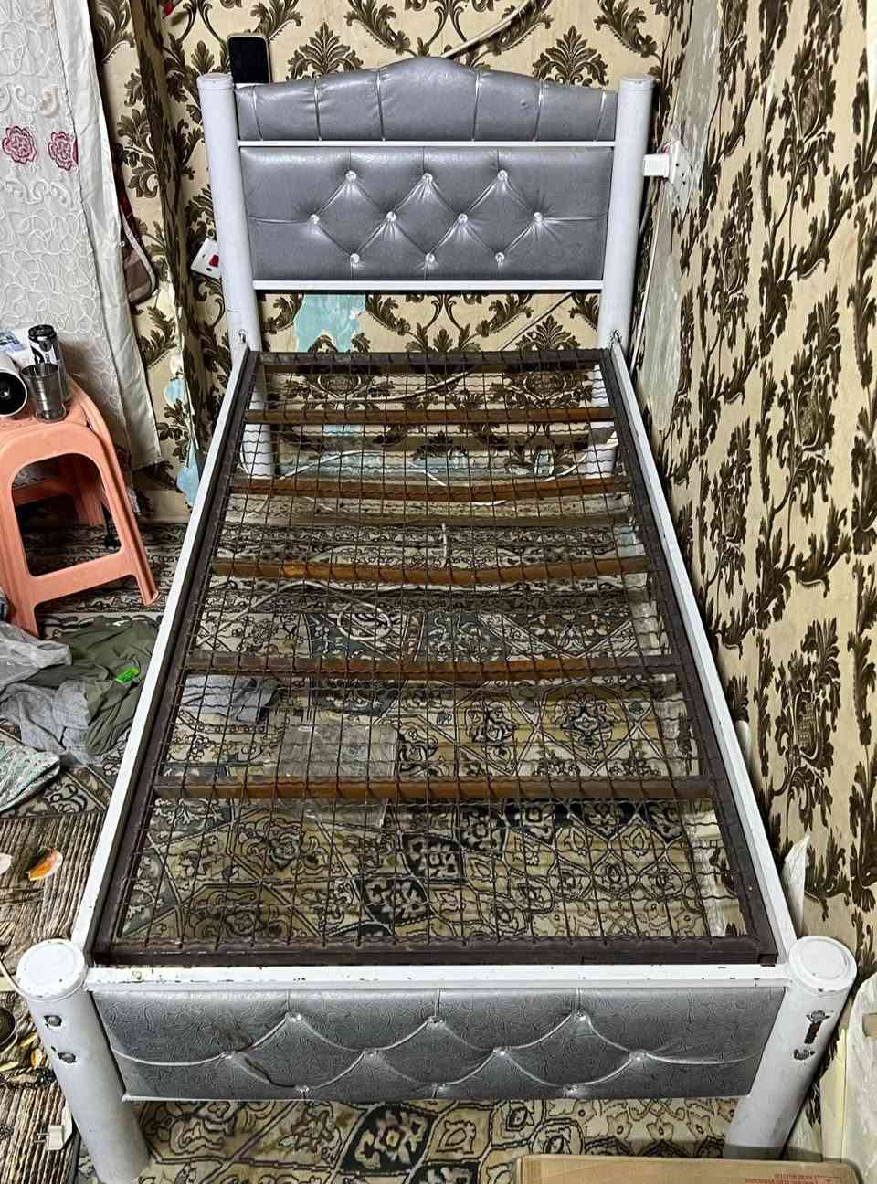 سلام عليكم
مكان الغراض الزعفرانيه شارع المعهد
التواصل فقط واتساب:
***********
جرابي عدد 2 سعر 125 
كنتور سعر 140
ثلاجة سعر 150
كل الغراض بيها مجال للشراي مستعجل ع بيعتهم
ومثل ما موضح بالصور نظافة الغراض 
كلهم اخو الجديد
