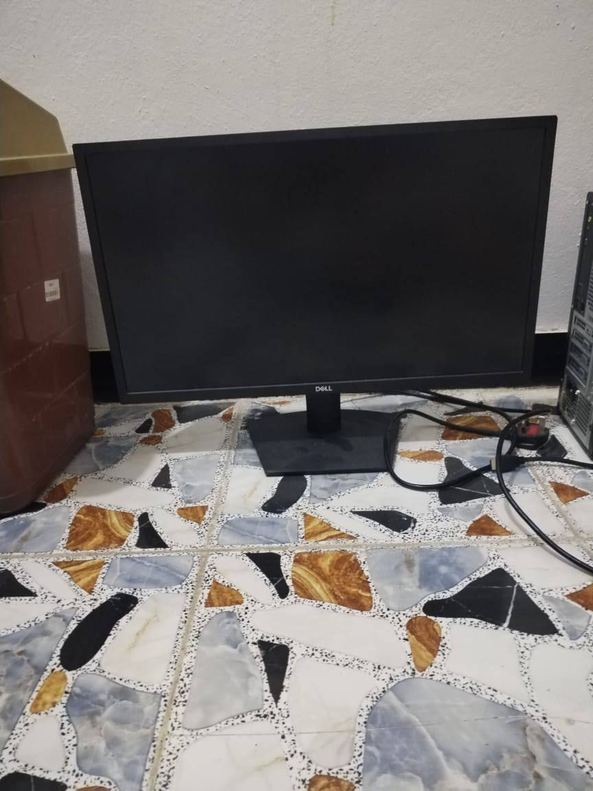 السلام عليكم 🔷🔷🔷
متوفر حاسبة للبيع 💥💥💥💥
النوع  : DELL💠
🔹cor5
 🔹الجهاز: جيل 12 
🔹المعالج: 5i-12400
🔹ذاكرة: 1 تيرا
🔹رام: 4 
🔹حاسبة متكاملة من كل النواحي ونظافة 100 بل100 
🔸للتواصل خاص 📍📍📍.


**إذا كنت صاحب هذا الإعلان وتريد حذفه لأي سبب، رجاءا أرسل رسالة إلى الدعم الفني**